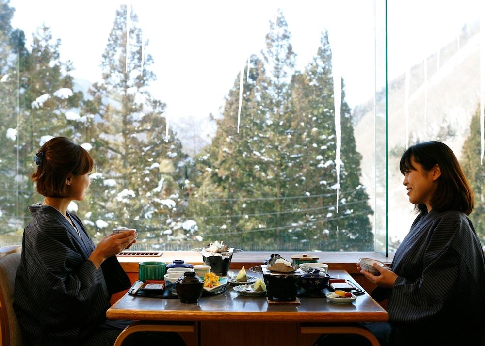 โรงแรมโฮดะคะโซ ยามาโนะ ทาคายาม่า ภายนอก รูปภาพ