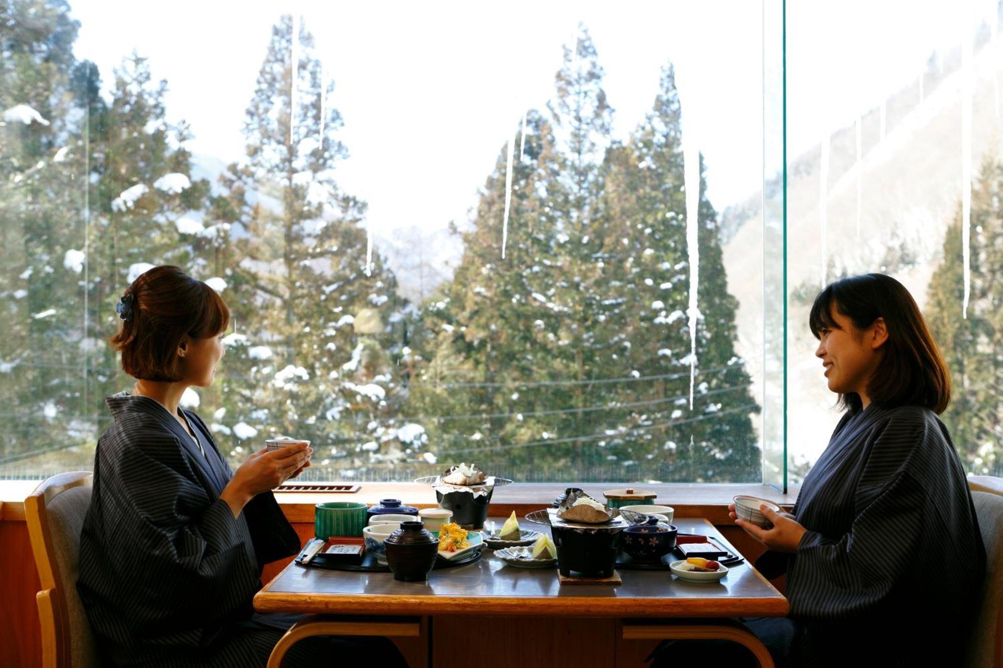 โรงแรมโฮดะคะโซ ยามาโนะ ทาคายาม่า ภายนอก รูปภาพ